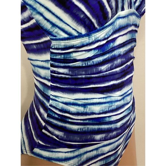 New. La Blanca BLUE Serene Stripe Tummy-Control Strappy One-Piece Swimsuit. Reta - Picture 5 of 12